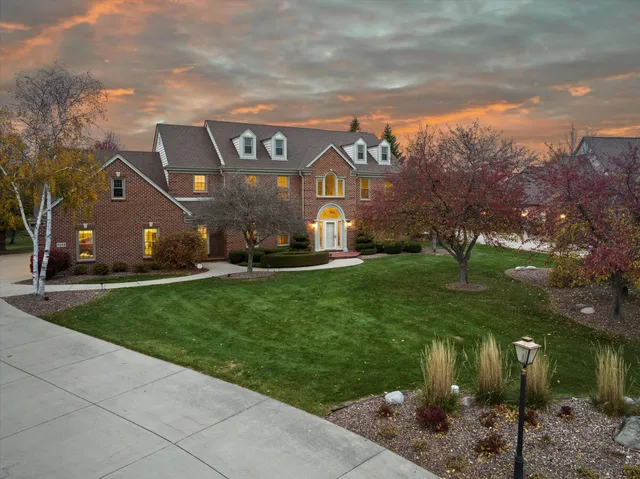 $1,100,000 | 9254 Wyndham Hills Court, Franklin, WI 53132
