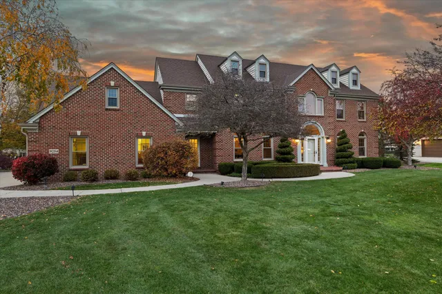 $1,100,000 | 9254 Wyndham Hills Court, Franklin, WI 53132