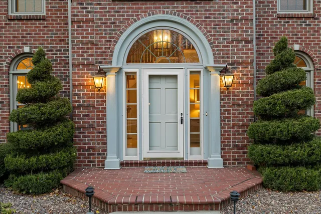 $1,100,000 | 9254 Wyndham Hills Court, Franklin, WI 53132