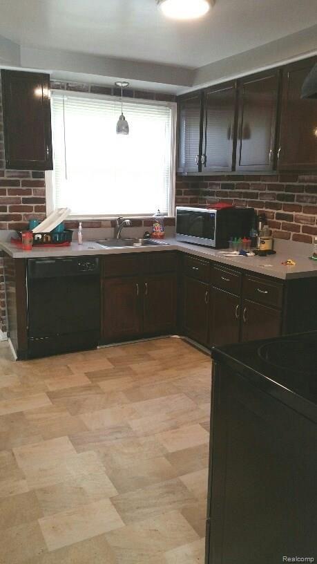 17227 Plainview Avenue Detroit, MI 48219 - Photo 22 of 42 2018-05-25 11.40