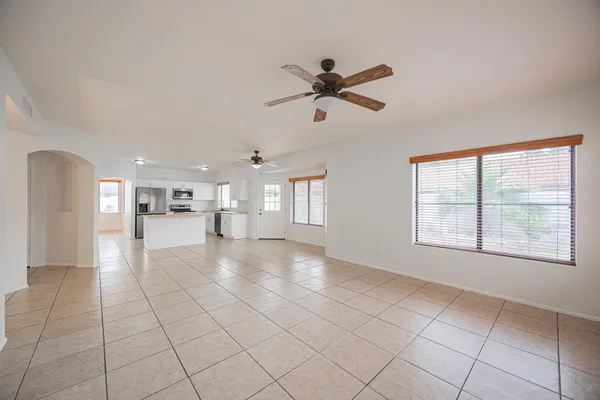 $3,095 | 11121 West Sunflower Place, Avondale, AZ 85392