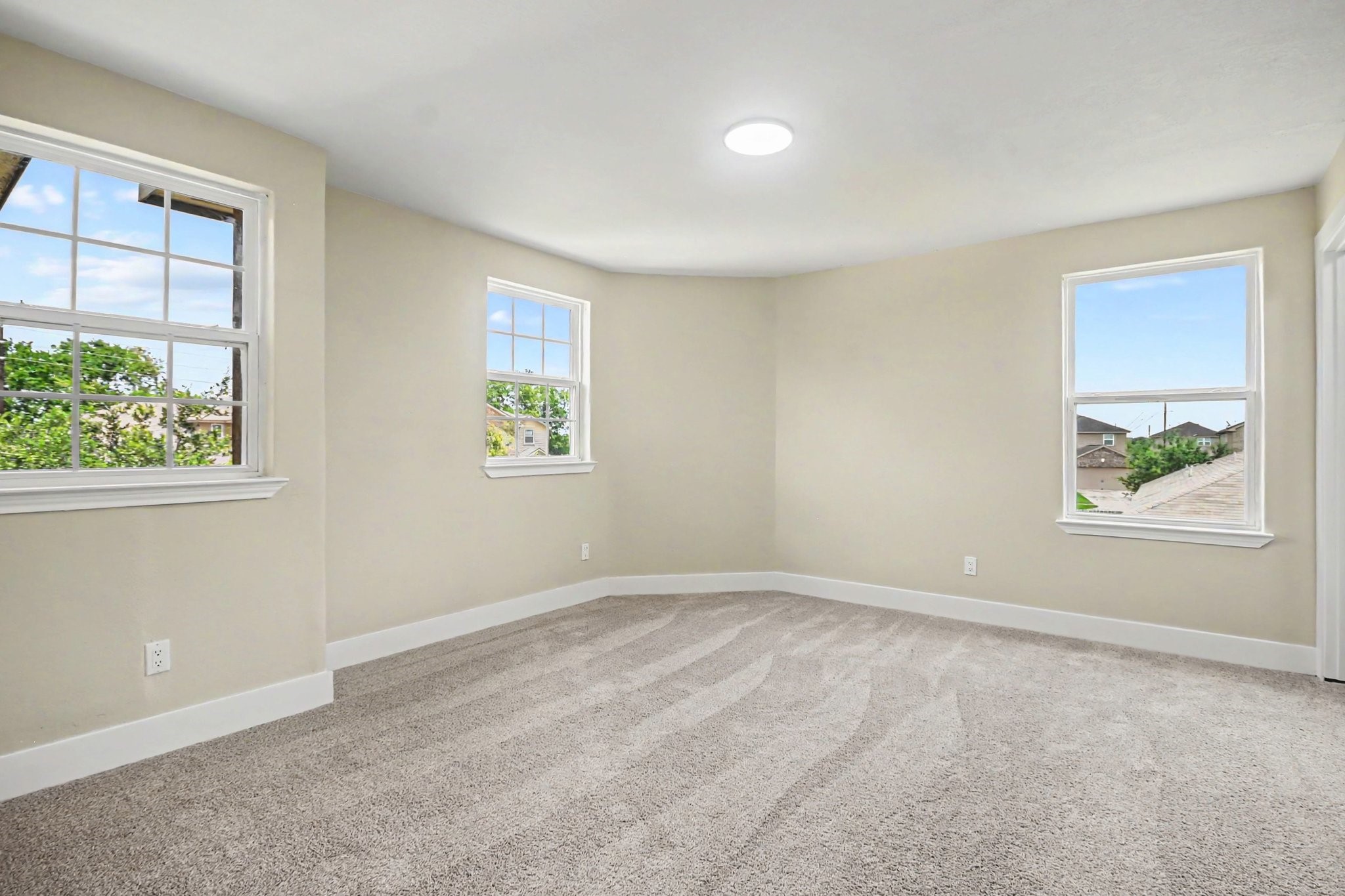 1322 Diamond Drape Drive Rosharon, TX 77583 - Photo 30 of 45 an empty room with windows