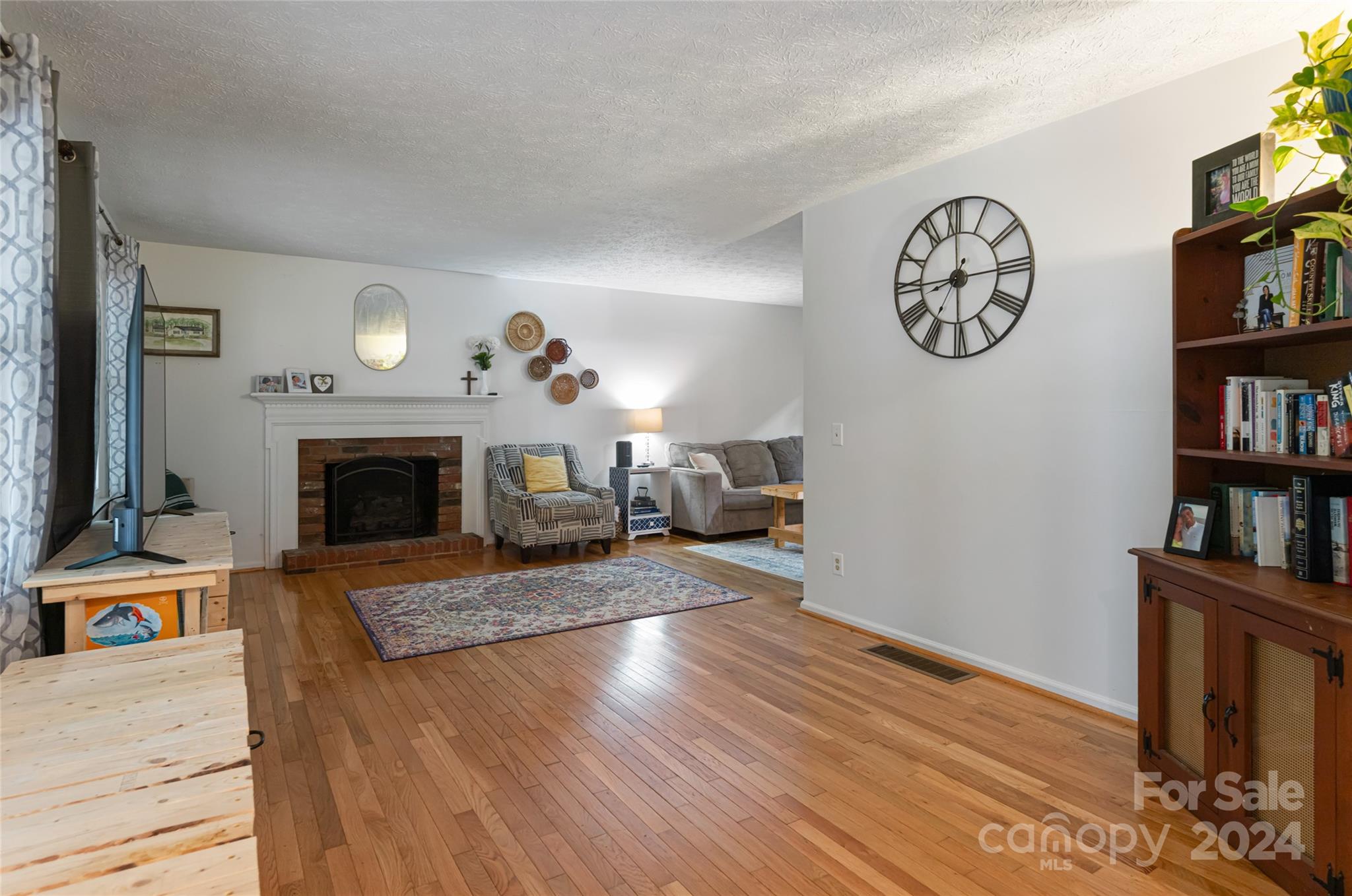 2514 Kanuga Road Hendersonville, NC 28739 - Photo 8 of 43 Gallery Image 8
