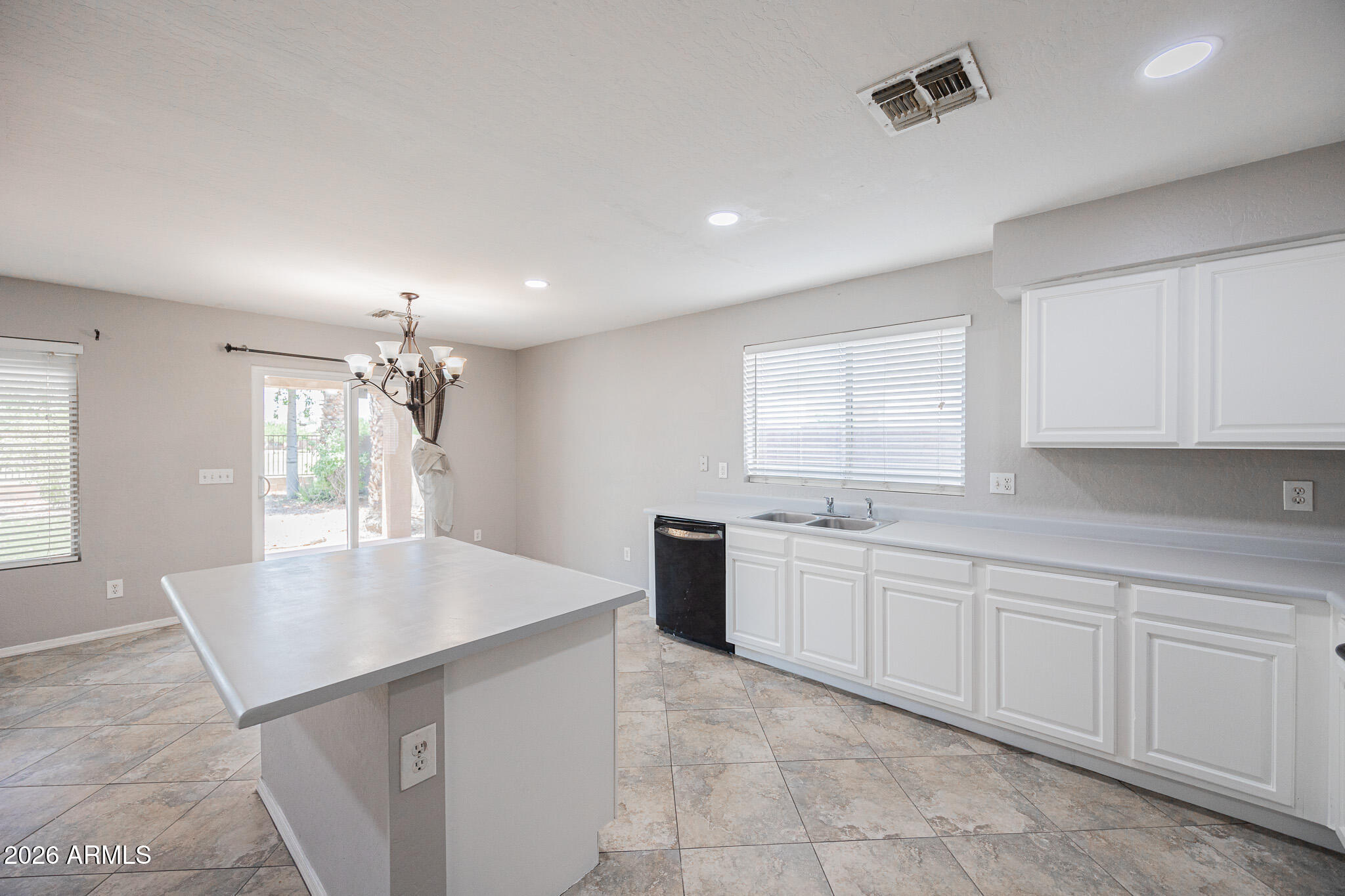 2913 West Fremont Rd. Phoenix, AZ 85041 - Photo 12 of 39