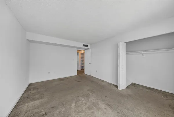 $120,000 | 809 West Oakland Park Boulevard, Unit J5, Oakland Park, FL 33311