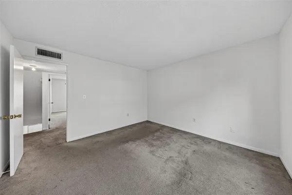 $120,000 | 809 West Oakland Park Boulevard, Unit J5, Oakland Park, FL 33311