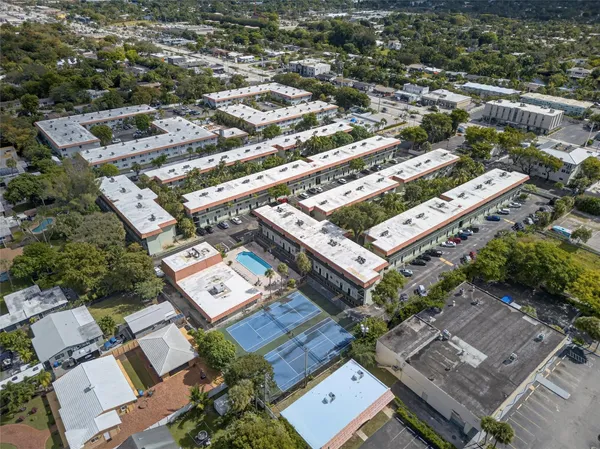 $120,000 | 809 West Oakland Park Boulevard, Unit J5, Oakland Park, FL 33311
