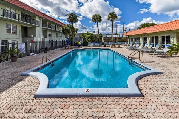 $120,000 | 809 West Oakland Park Boulevard, Unit J5, Oakland Park, FL 33311