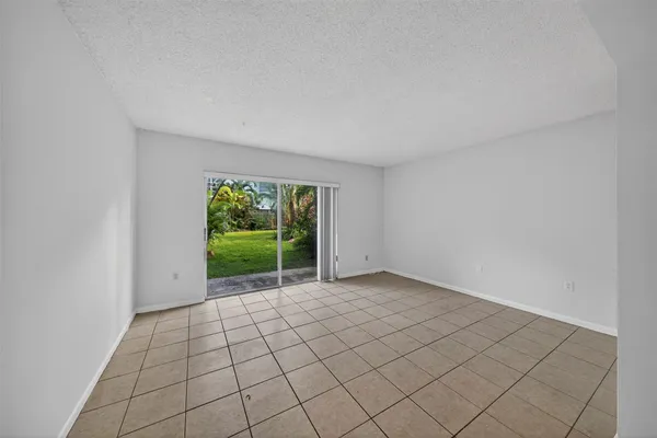 $120,000 | 809 West Oakland Park Boulevard, Unit J5, Oakland Park, FL 33311