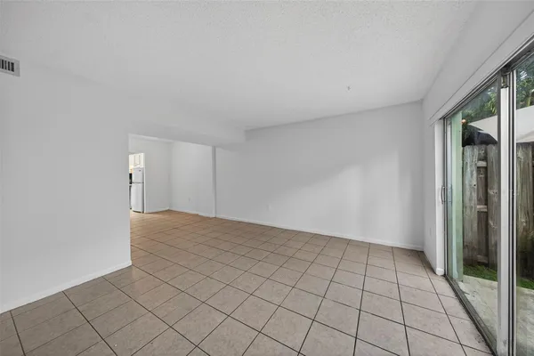 $120,000 | 809 West Oakland Park Boulevard, Unit J5, Oakland Park, FL 33311
