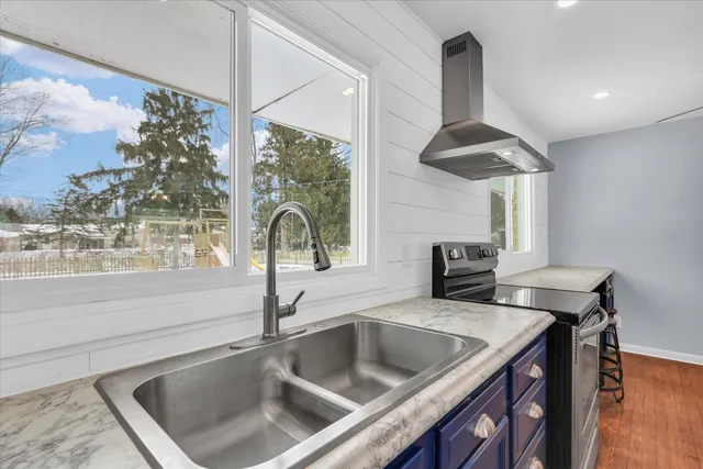 $259,900 | 2218 South Mattis Avenue, Champaign, IL 61821