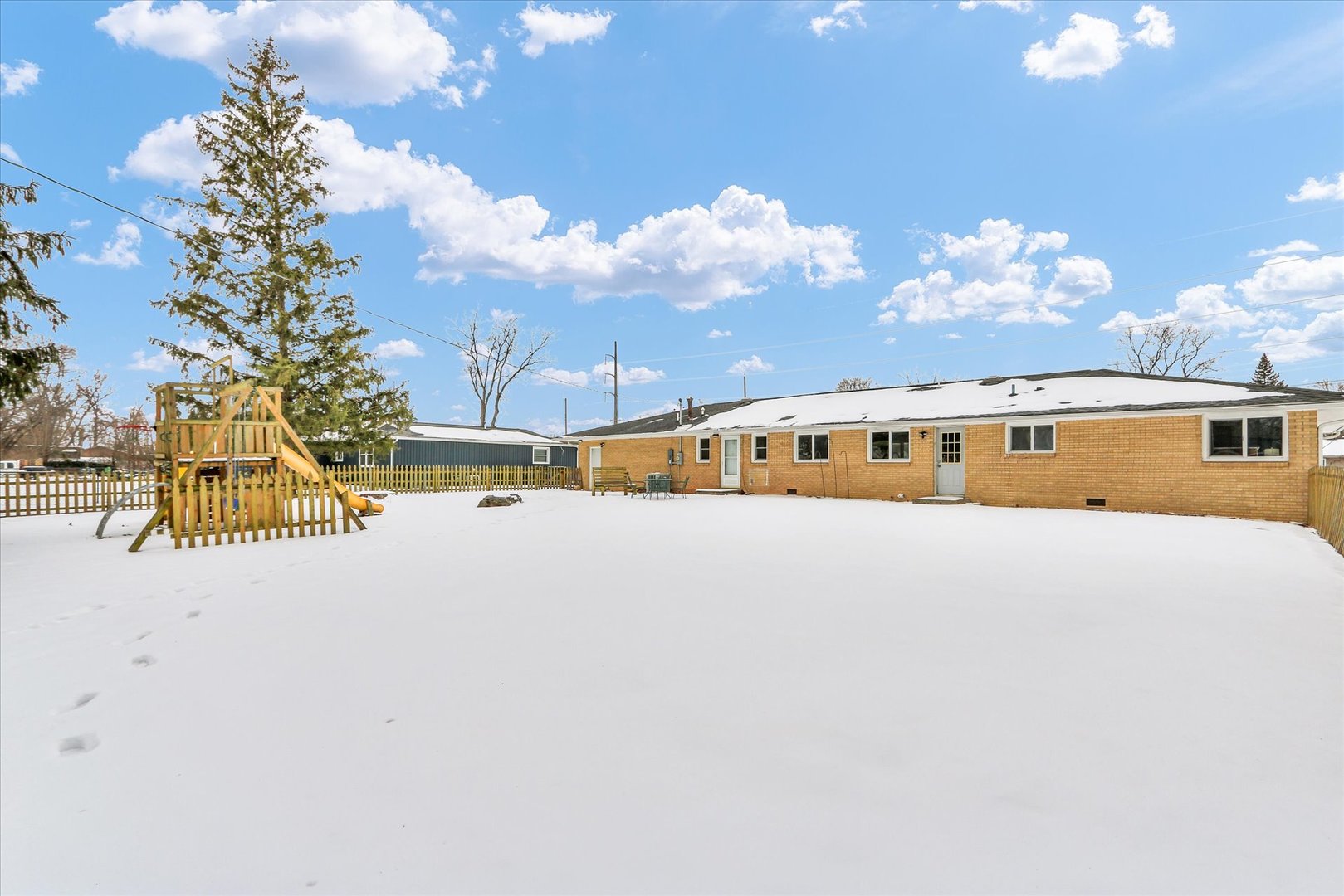2218 South Mattis Avenue Champaign, IL 61821 - Photo 34 of 36 a front view of a house with a yard