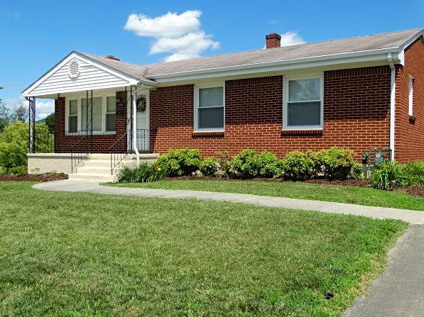 4231 Oliver Road Northeast Roanoke, VA 24012 - Photo 2 of 18 Allen's House - 01