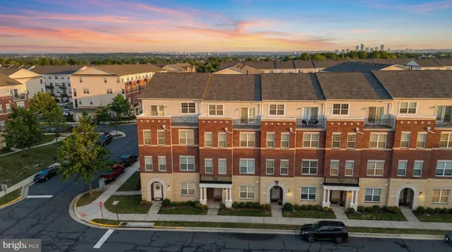 $495,000 | 42575 Highgate Terrace, Brambleton, VA 20148