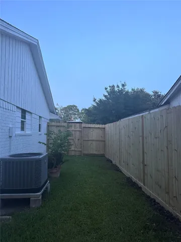 $262,000 | 5316 Tanglebriar Drive, Dickinson, TX 77539