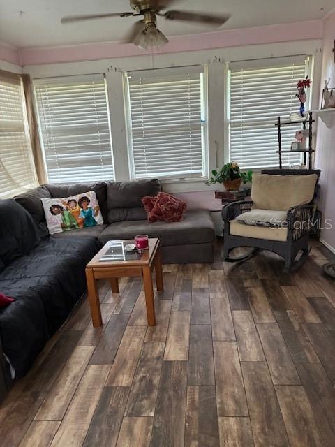 33 West F Street Frostproof, FL 33843 - Photo 4 of 10 a living room with furniture and a window