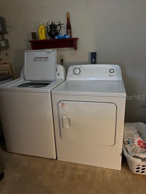 33 West F Street Frostproof, FL 33843 - Photo 8 of 10 a utility room with dryer and washer
