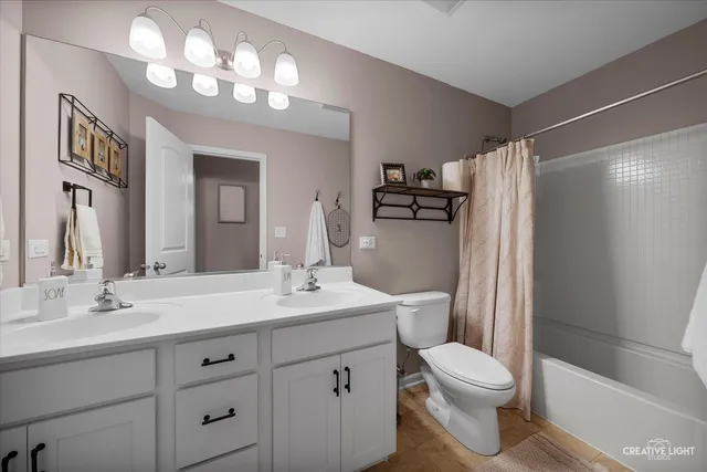 $495,000 | 47 Windstone Drive, North Aurora, IL 60542