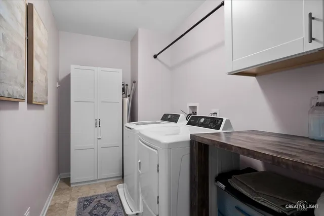 $495,000 | 47 Windstone Drive, North Aurora, IL 60542