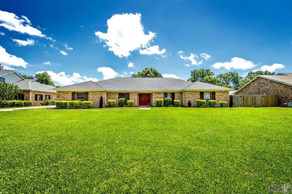 $525,000 | 235 Rienzi Drive, Thibodaux, LA 70301