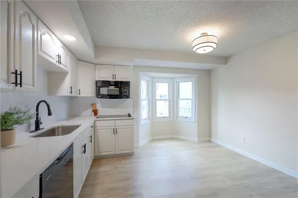 $299,000 | 6900 East 140th Place, Grandview, MO 64030