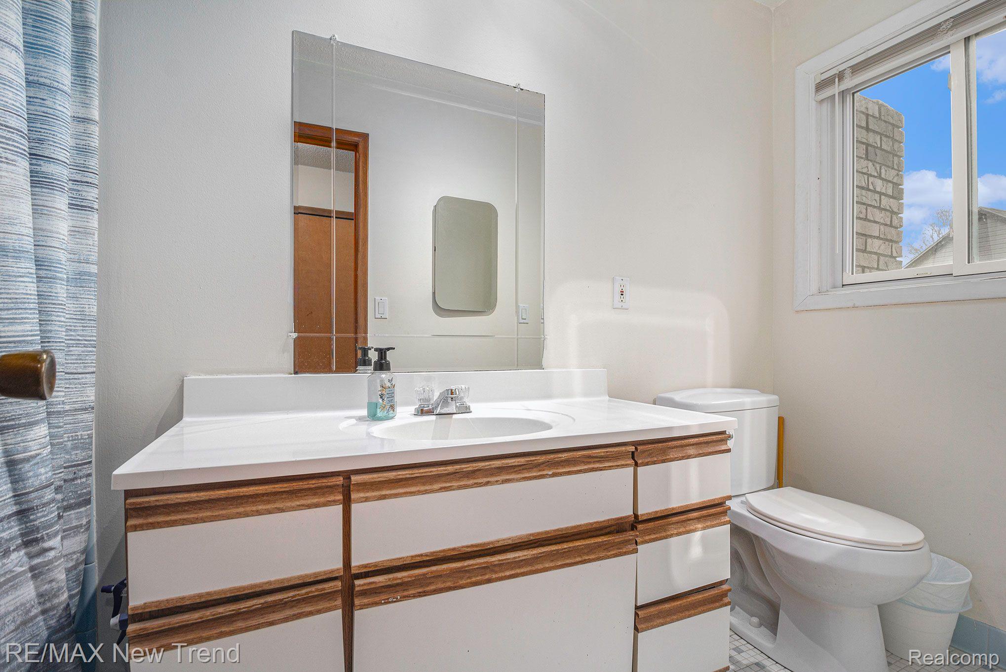 35946 Johnstown Road Farmington, MI 48335 - Photo 27 of 50 Master Bathroom