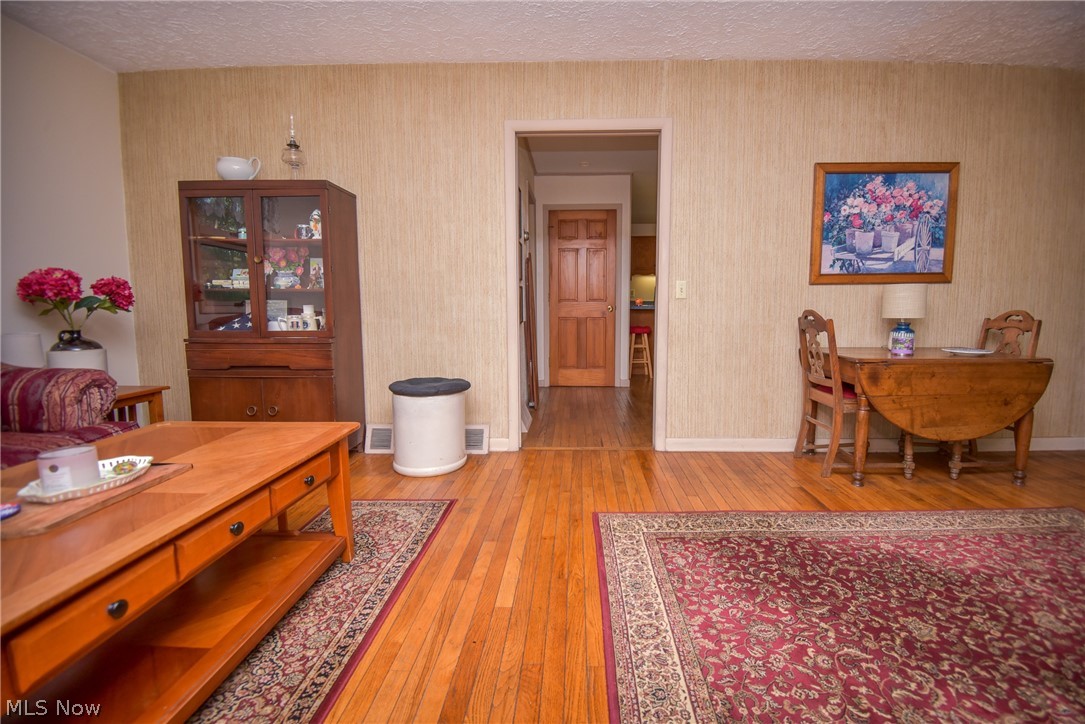 1683 Ridge Road Hinckley, OH 44233 - Photo 7 of 49