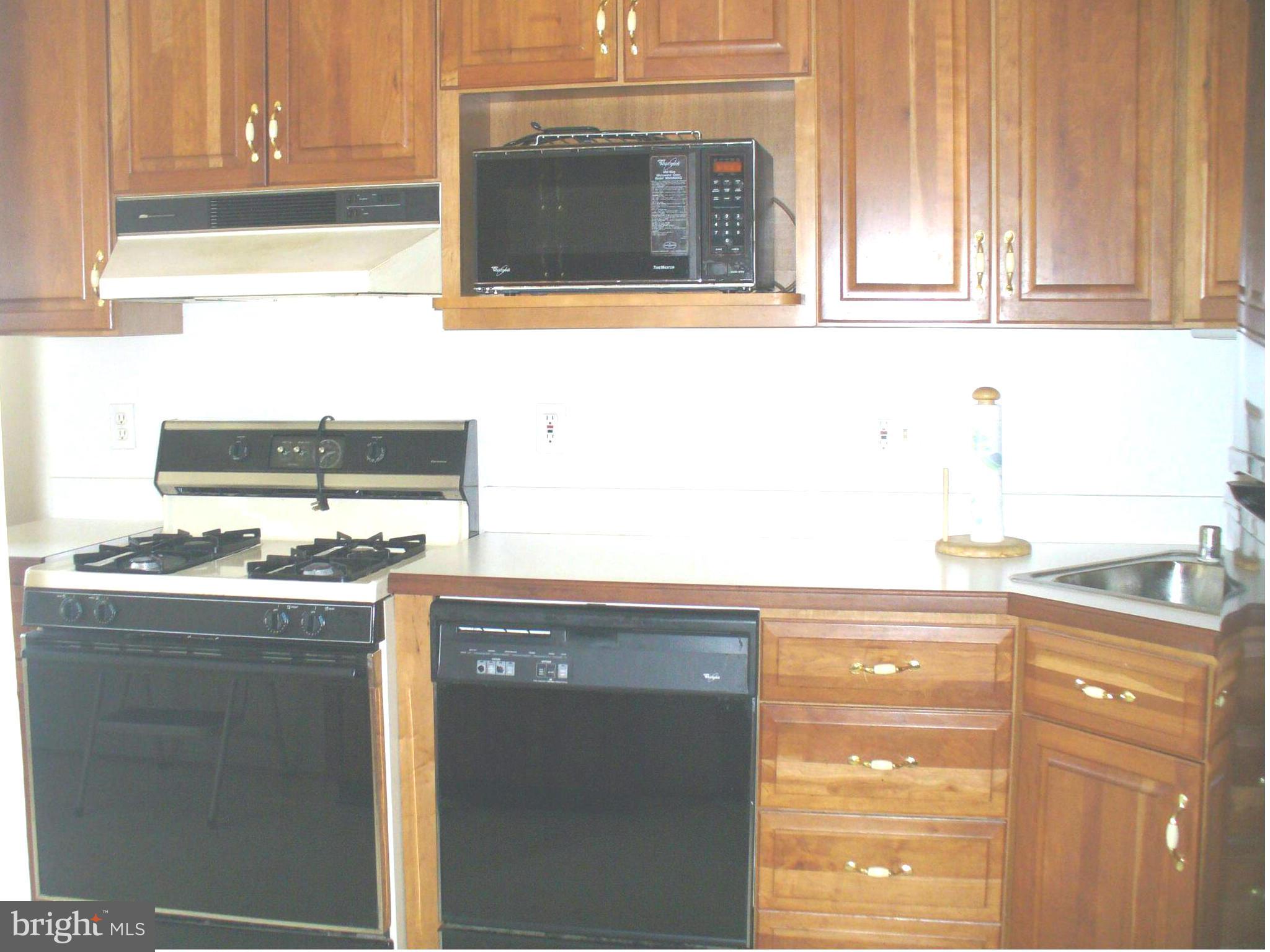 9729 Conmar Road Baltimore, MD 21220 - Photo 3 of 10 Kitchen