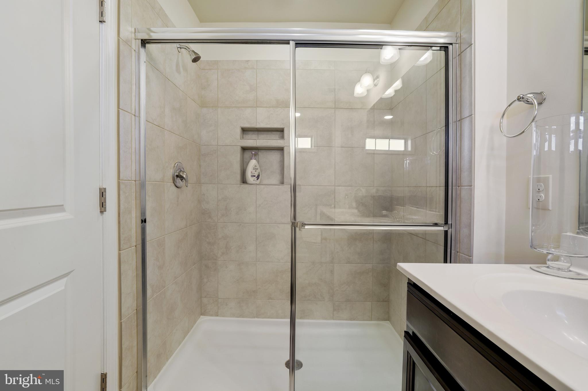 7414 Four Gardens Road Brandywine, MD 20613 - Photo 20 of 30 Separate Shower