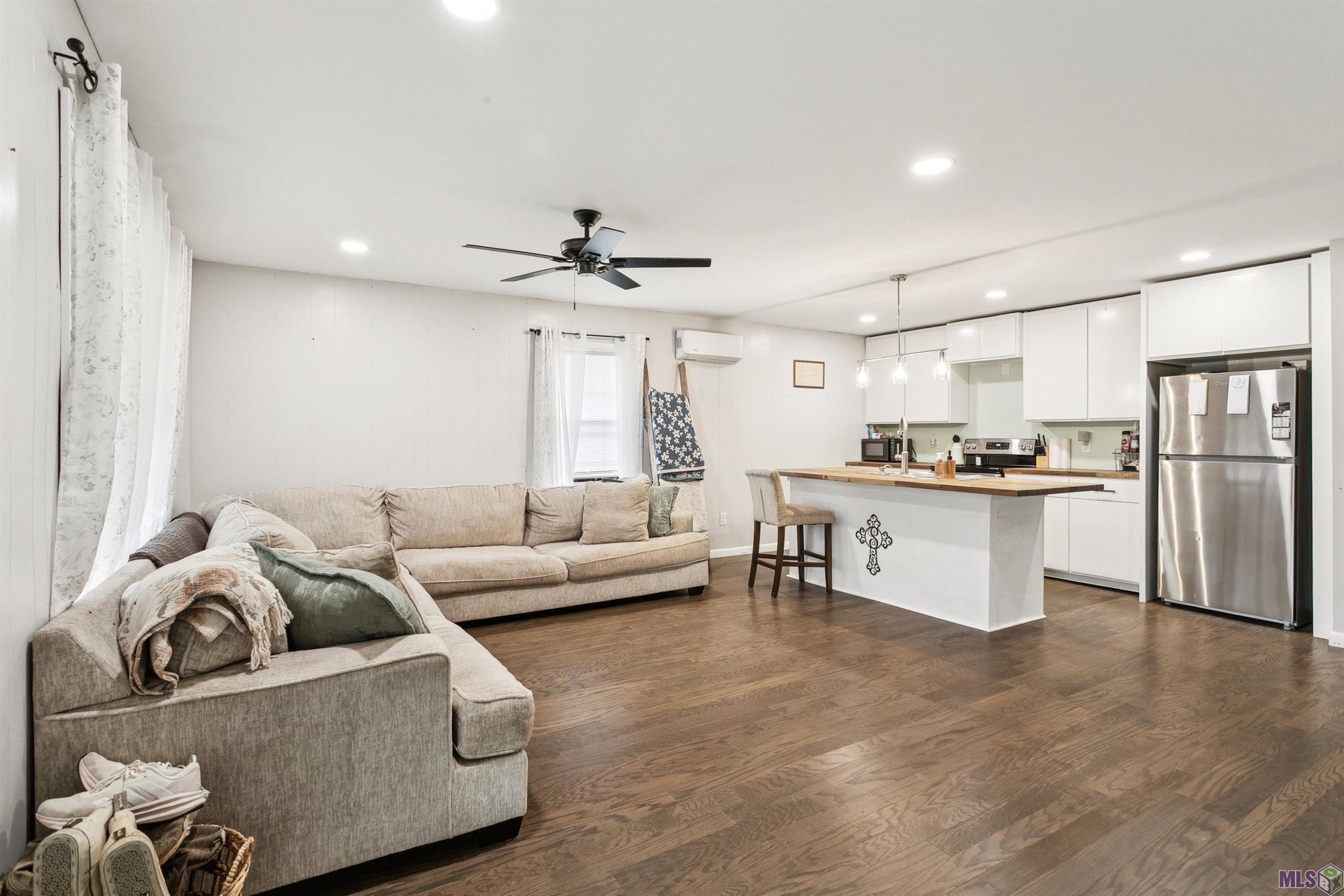 27544 Patterson Road Springfield, LA 70462 - Photo 2 of 9