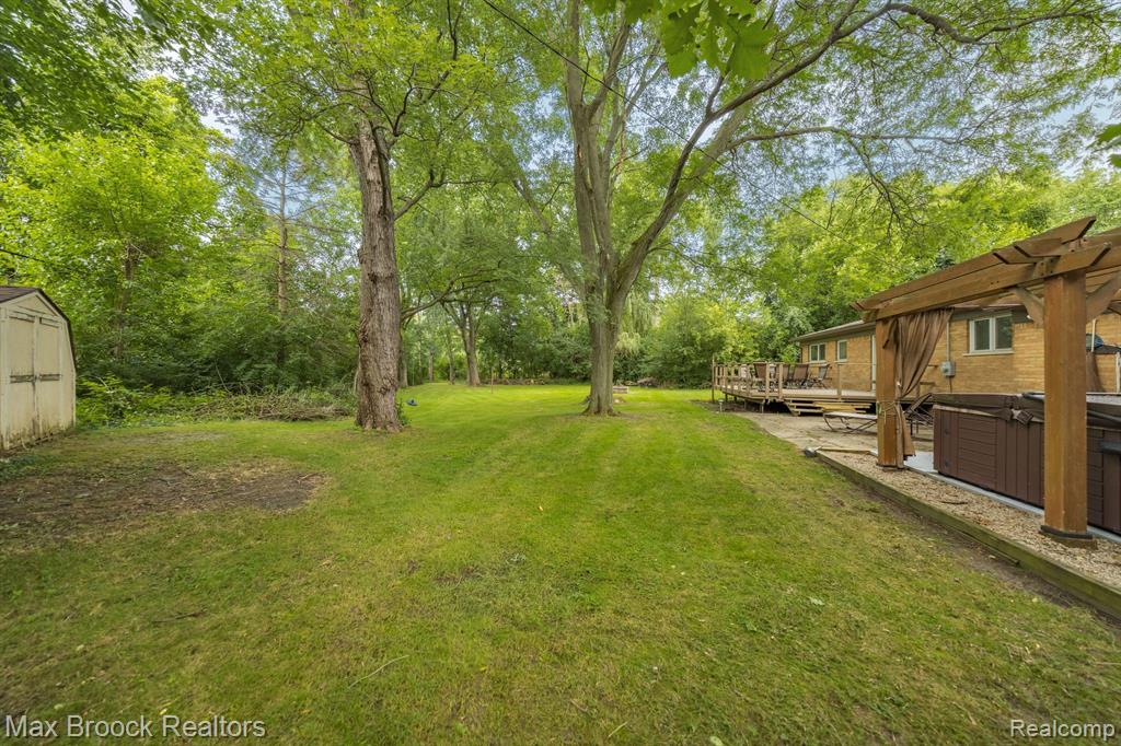 32560 Hearthstone Road Farmington, MI 48334 - Photo 23 of 31