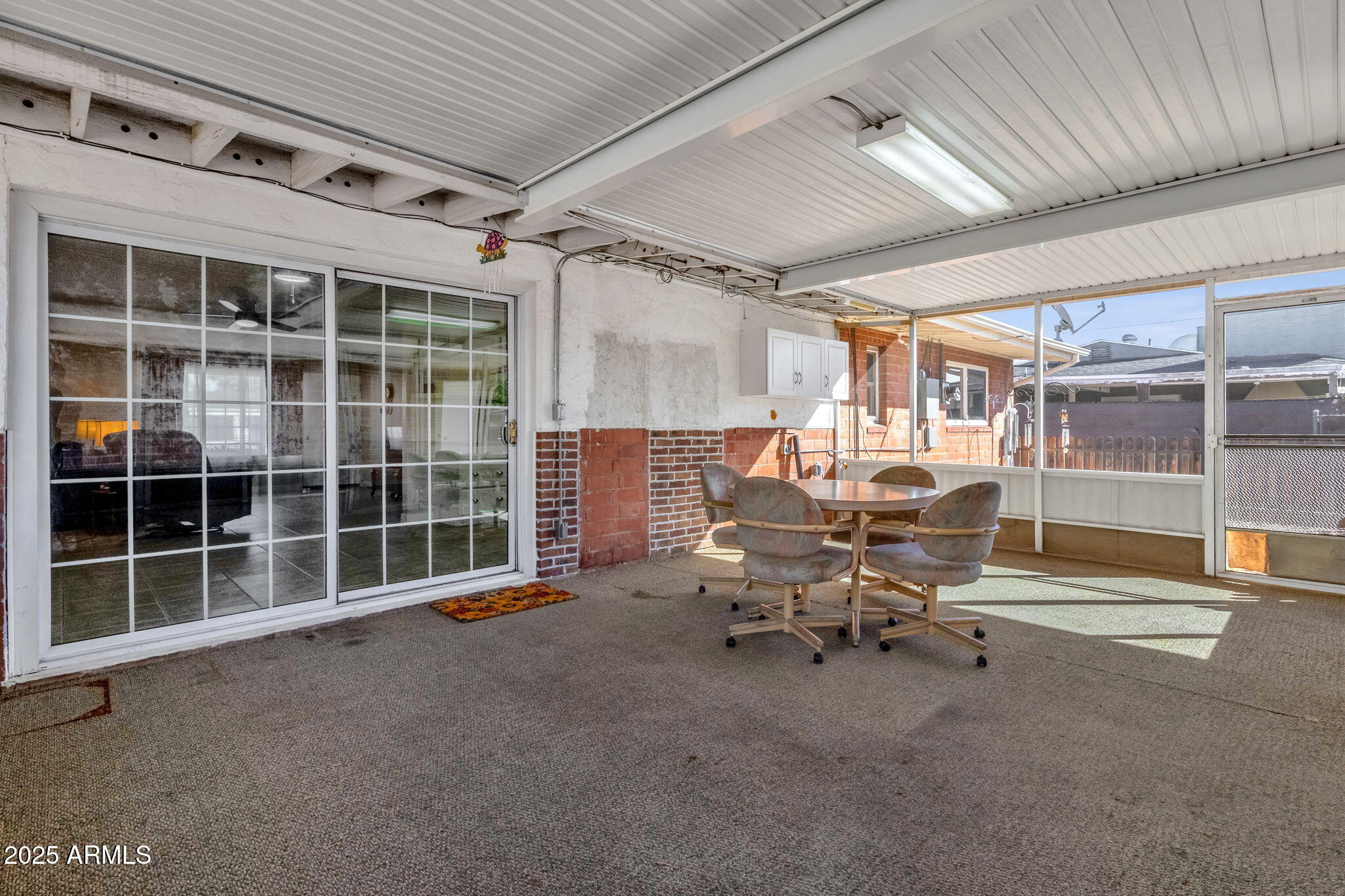 343 West Montecito Avenue Phoenix, AZ 85013 - Photo 25 of 39 a view of a room with gym equipment