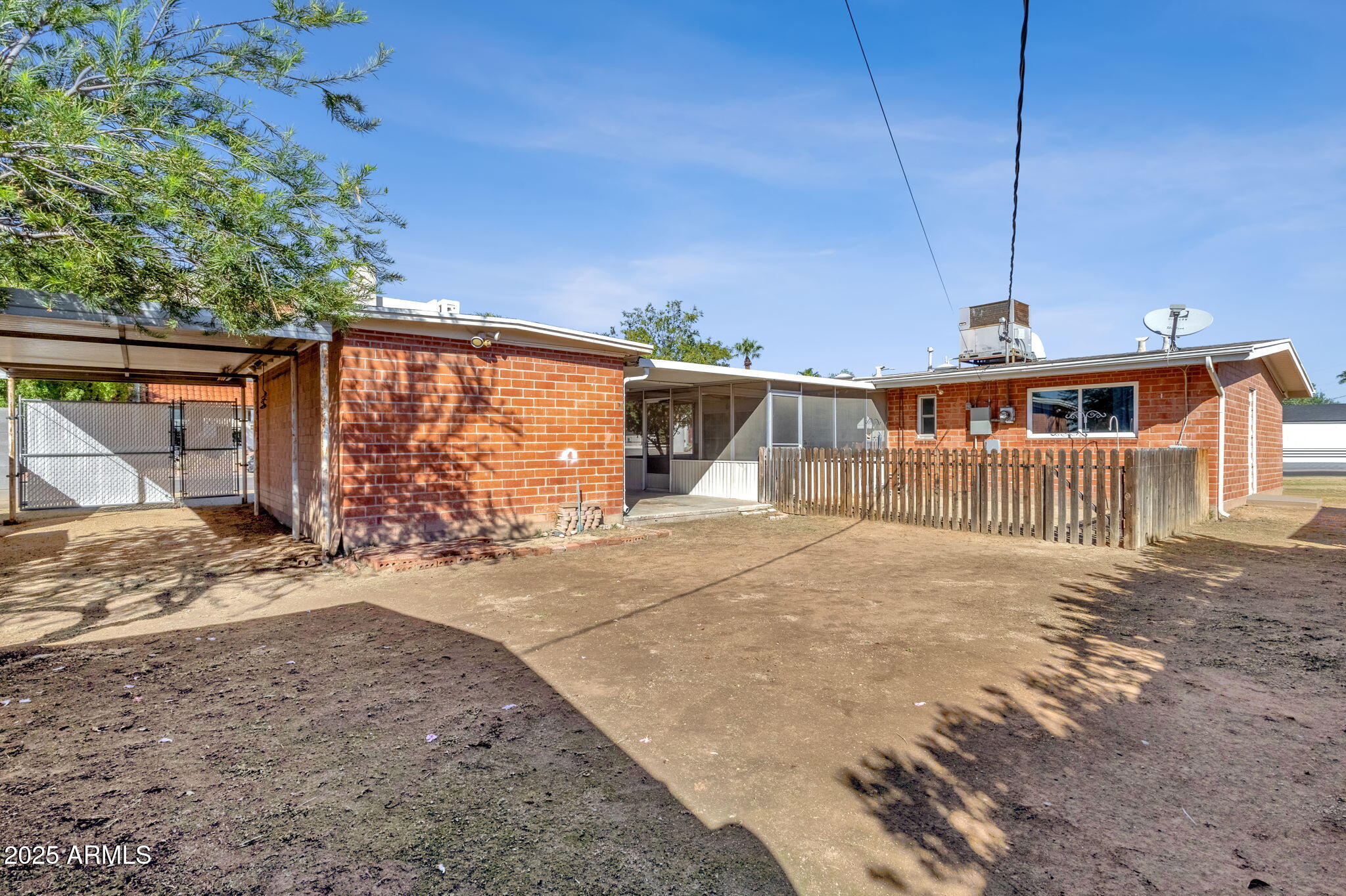 343 West Montecito Avenue Phoenix, AZ 85013 - Photo 36 of 39 a view of a house with a outdoor space