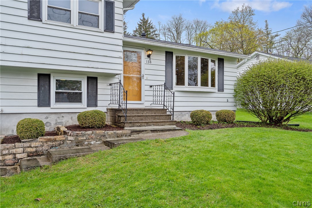 138 Bennett Road Camillus, NY 13031 - Photo 2 of 45