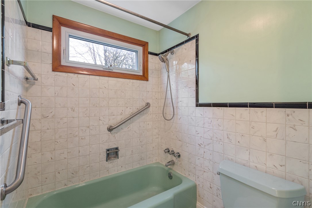 138 Bennett Road Camillus, NY 13031 - Photo 28 of 45