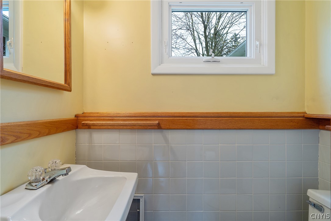 138 Bennett Road Camillus, NY 13031 - Photo 31 of 45