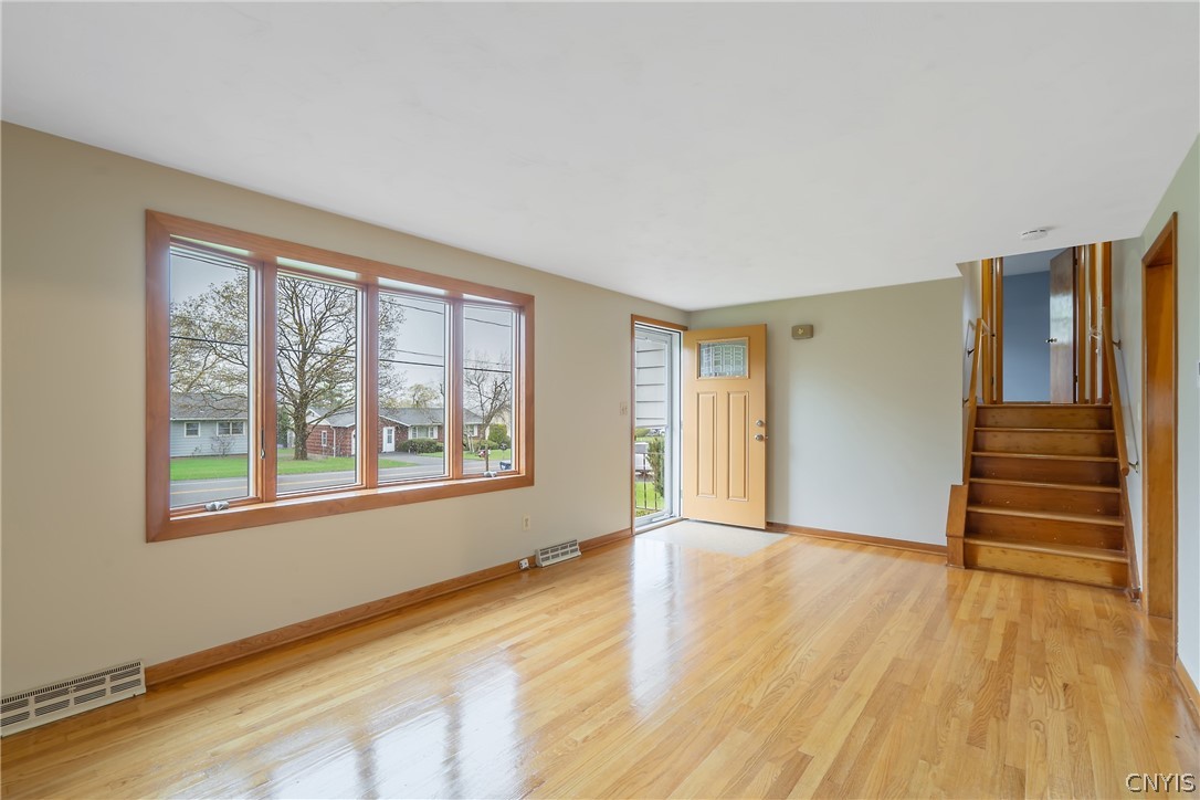 138 Bennett Road Camillus, NY 13031 - Photo 6 of 45