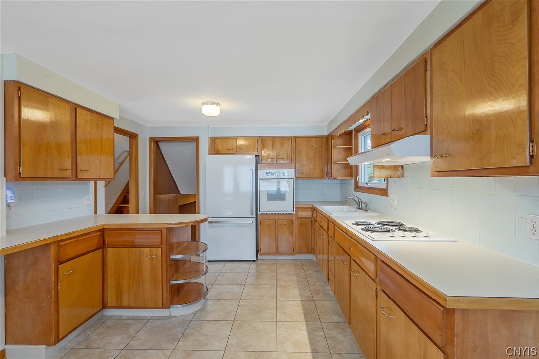 138 Bennett Road Camillus, NY 13031 - Photo 7 of 45