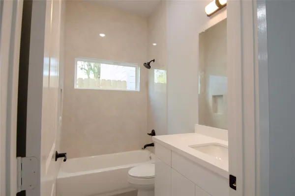 $1,999 | 2830 Mansfield Street, Houston, TX 77091