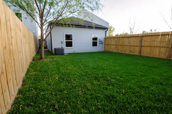 $1,999 | 2830 Mansfield Street, Houston, TX 77091