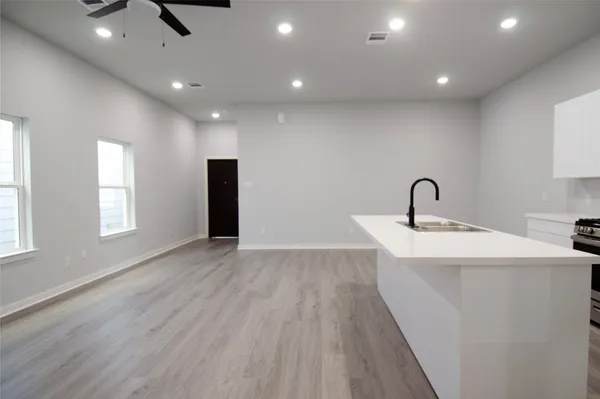 $1,999 | 2830 Mansfield Street, Houston, TX 77091