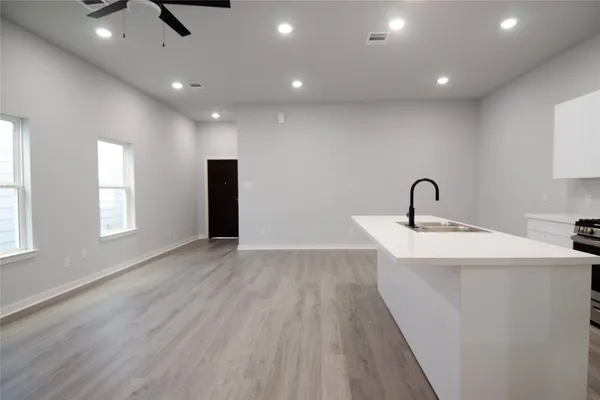 $1,999 | 2830 Mansfield Street, Houston, TX 77091