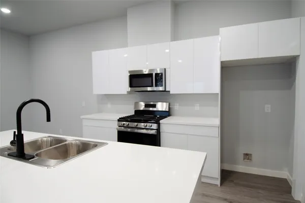 $1,999 | 2830 Mansfield Street, Houston, TX 77091