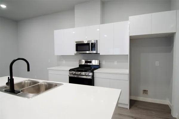 $1,999 | 2830 Mansfield Street, Houston, TX 77091