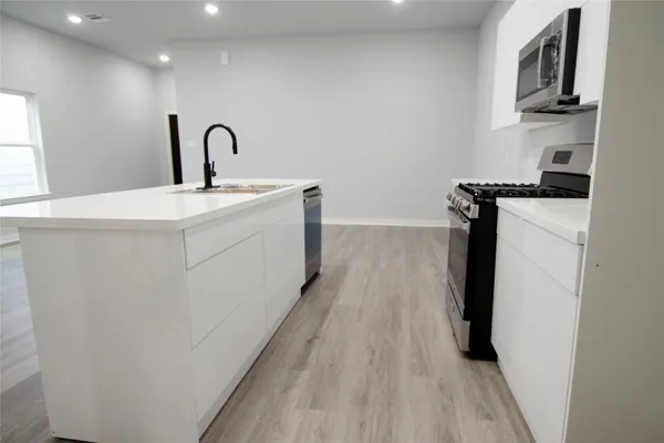 $1,999 | 2830 Mansfield Street, Houston, TX 77091