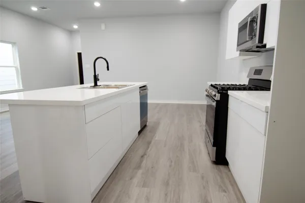 $1,999 | 2830 Mansfield Street, Houston, TX 77091