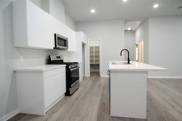 $1,999 | 2830 Mansfield Street, Houston, TX 77091