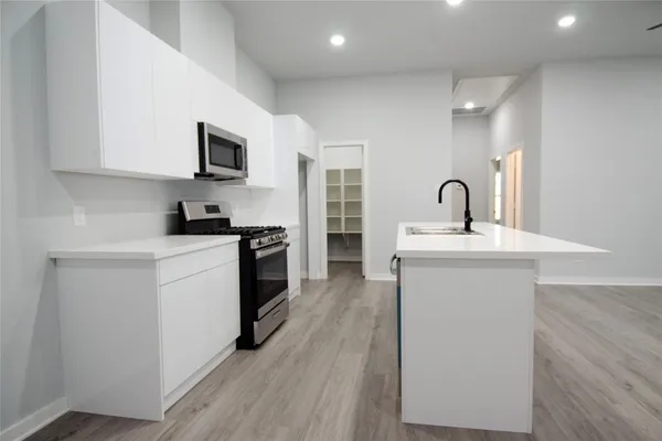 $1,999 | 2830 Mansfield Street, Houston, TX 77091