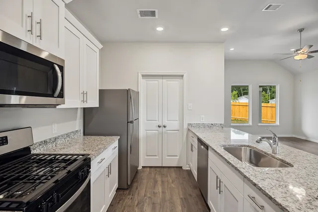 $2,810 | 10370 Red Cardinal Drive, Cleveland, TX 77328