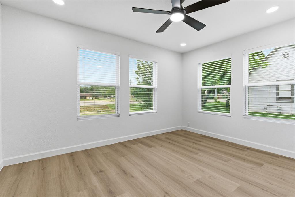 111 South 5th Street Sanger, TX 76266 - Photo 11 of 20